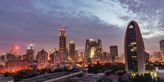 T/L WS HA ZO照亮北京的摩天大楼在黎明，夜晚到白天的过渡