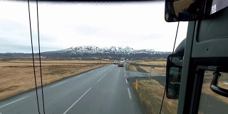 在冰岛的金环乘坐公共汽车/长途汽车