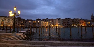 日落时分的威尼斯天际线