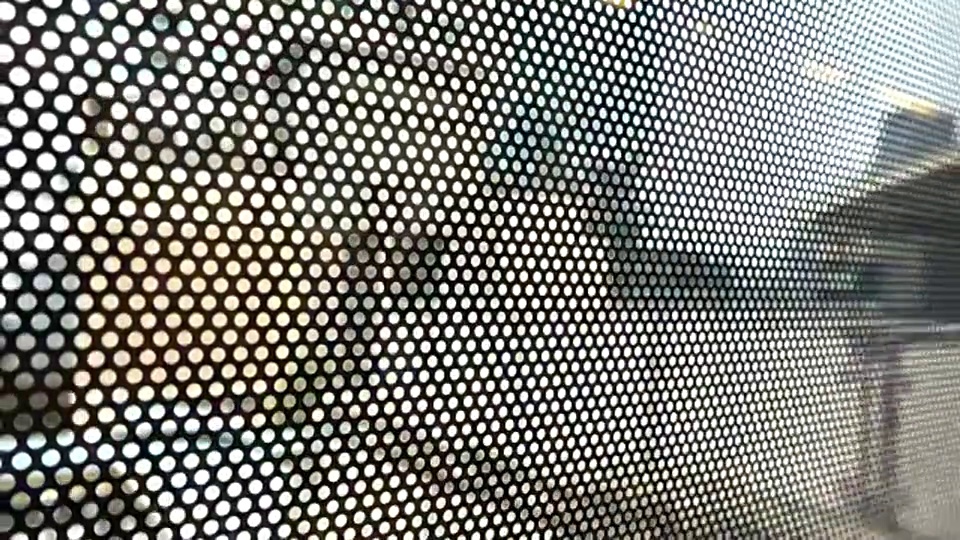 窗口视图从空中列车交通城市的公共交通系统，通常被称为BTS或Skytrain。
