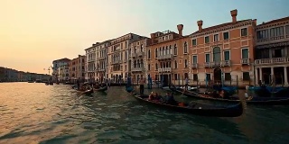威尼斯的大运河和贡多拉