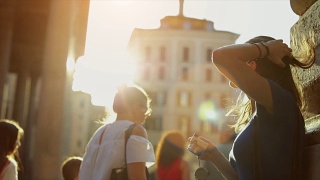 罗马孤独的女游客视频素材模板下载