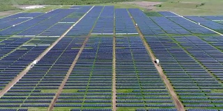 支持和远离大规模太阳能电池板发电厂34MW韦伯维尔太阳能项目靠近奥斯汀得克萨斯州进一步的观点