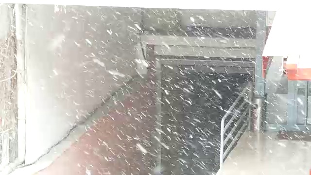 安卡拉冬季车库的雪