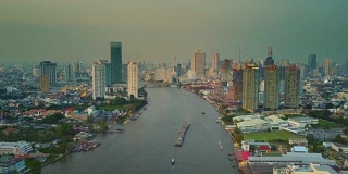 湄南河，空中追踪拍摄了整个曼谷