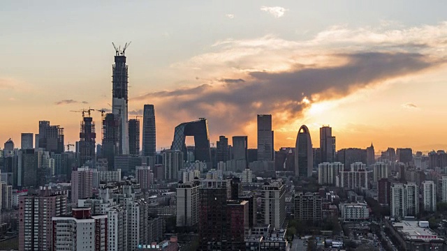 T/L WS HA TU Beijing Dramatic Urban Skyline Changing in sunshine /北京，中国