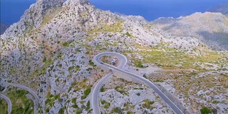 西班牙马略卡岛，Sa Calobra - Serra de Tramuntana附近带发夹弯的山脉