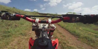 摩托车越野赛enduro摩托车骑观点POV