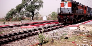 印度农村的客运列车