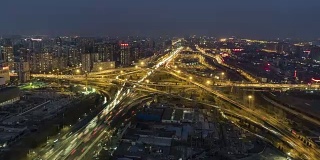 中国，北京，T/L WS河子路交叉口，黄昏到夜晚过渡/四会桥