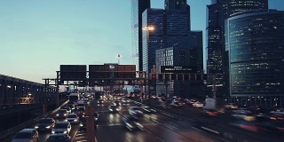 市中心地区的城市交通。莫斯科。俄罗斯。