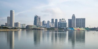新加坡海湾附近的现代建筑。