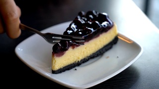 蓝莓芝士蛋糕视频素材模板下载