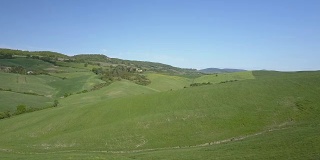 托斯卡纳有绿色山丘的风景