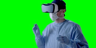 手术中戴着虚拟现实眼镜的男子