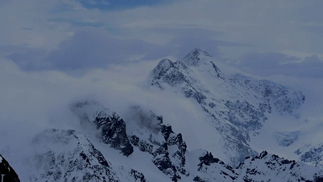 壮丽的瑞士恩格尔堡铁力斯山