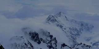 壮丽的瑞士恩格尔堡铁力斯山