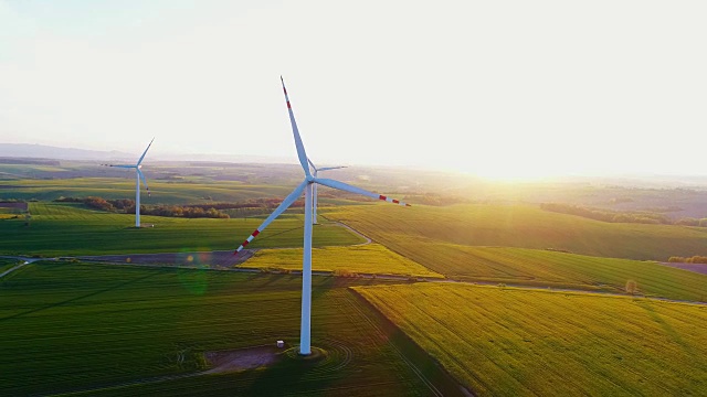 广泛拍摄风力涡轮机，风力农场4K
