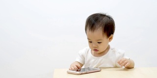 婴儿和智能手机