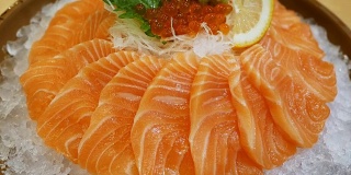 三文鱼生鱼片-日本料理风格