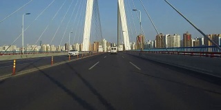 南浦大桥上的实时驾驶，上海，中国