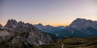 黄昏时的山脉，阿尔卑斯山欧洲白云岩，意大利