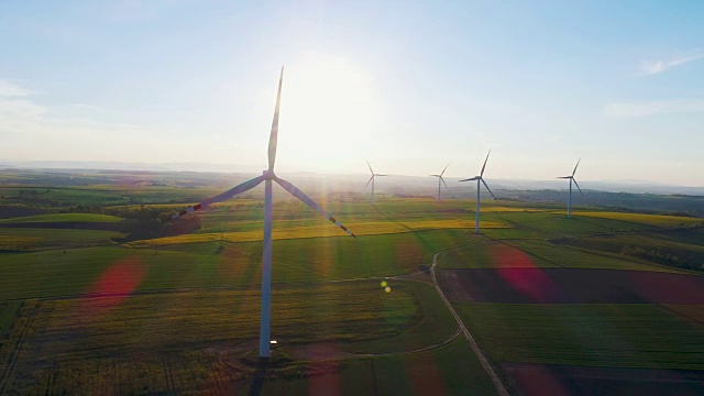 再生能源-风力涡轮机农场。