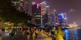 4K延时:新加坡城市夜晚的行人