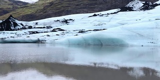 冰岛Solheimajokull冰川泻湖景观