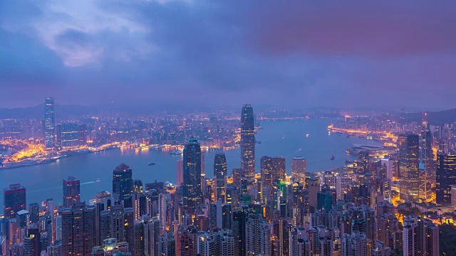 4K时间推移:观赏城市天际线摩天大楼香港维多利亚港日出