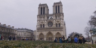 宏伟的巴黎圣母院