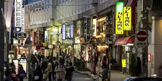 4K时光流逝:日本东京的美代子购物街。