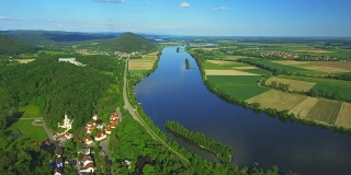 巴伐利亚州的多瑙河和瓦尔哈拉纪念馆