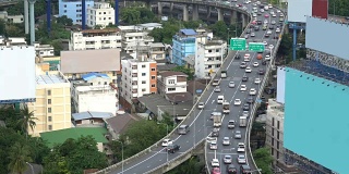 周五曼谷的两条高速公路高峰时段