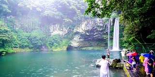 时间流逝在济州岛天智渊瀑布