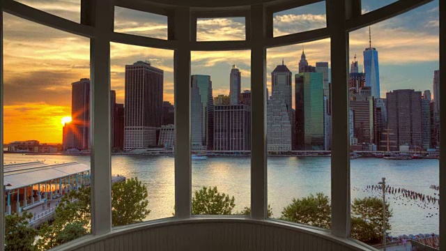 日落纽约城市景观时间流逝窗口全景城市景观曼哈顿