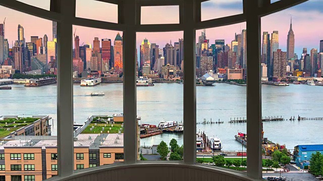 纽约城市景观日落时间流逝窗口全景城市景观曼哈顿