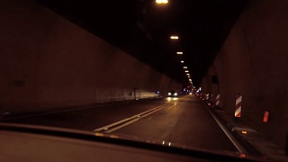 夜间行驶在隧道中的慢镜头视频素材模板下载