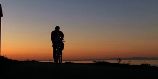 HD:骑行在日落