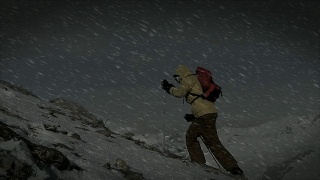 在恶劣天气下爬山(HD 1080)视频素材模板下载