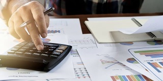 商人的手记帐是书面计算的财务报告，用图表、图表。企业财务会计和创业的概念