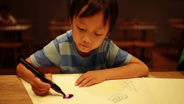 儿童绘画和写作