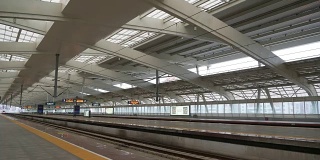 珠海市火车站站台慢镜头全景4k中国