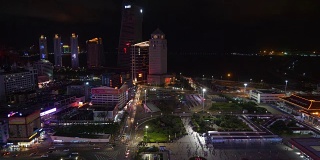 珠海夜景灯火通明，边境口岸交通广场屋顶全景4k中国