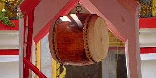 在亚洲的宗教场所——佛寺，用于仪式的佛鼓