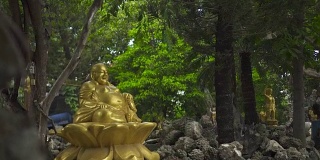 金雕神祠布带户外。七神日本神话中掌管幸福、交流、乐趣和繁荣的七神之一