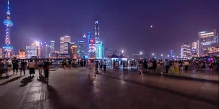 时间流逝，上海从白天到夜晚的过渡