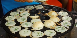 街头小吃-泰式椰子煎饼(Kanom Krok)