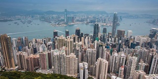 TL TD，沿太平山顶眺望香港市区天际线。