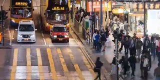 人们在香港铜锣湾公路十字路口的时间间隔。